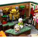 Imagen para el artículo titulado Lego ahora tiene un set de la serie Friends. ¿Qué podría ser lo siguiente?